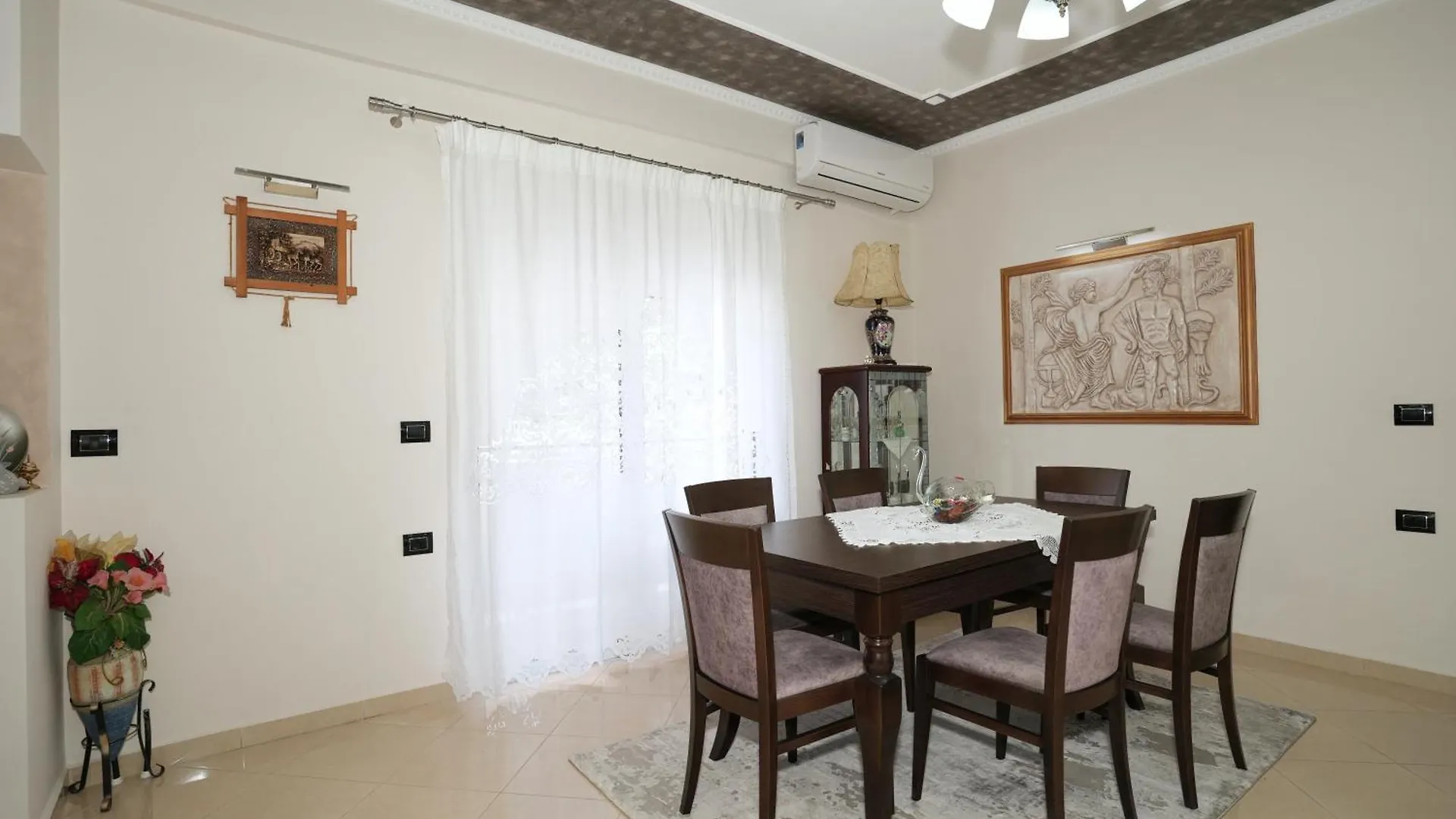 Vila Banushi Gjirokastër Albánie