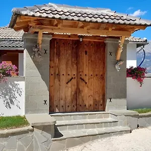 Hostal B Vishe, Gjirokastër