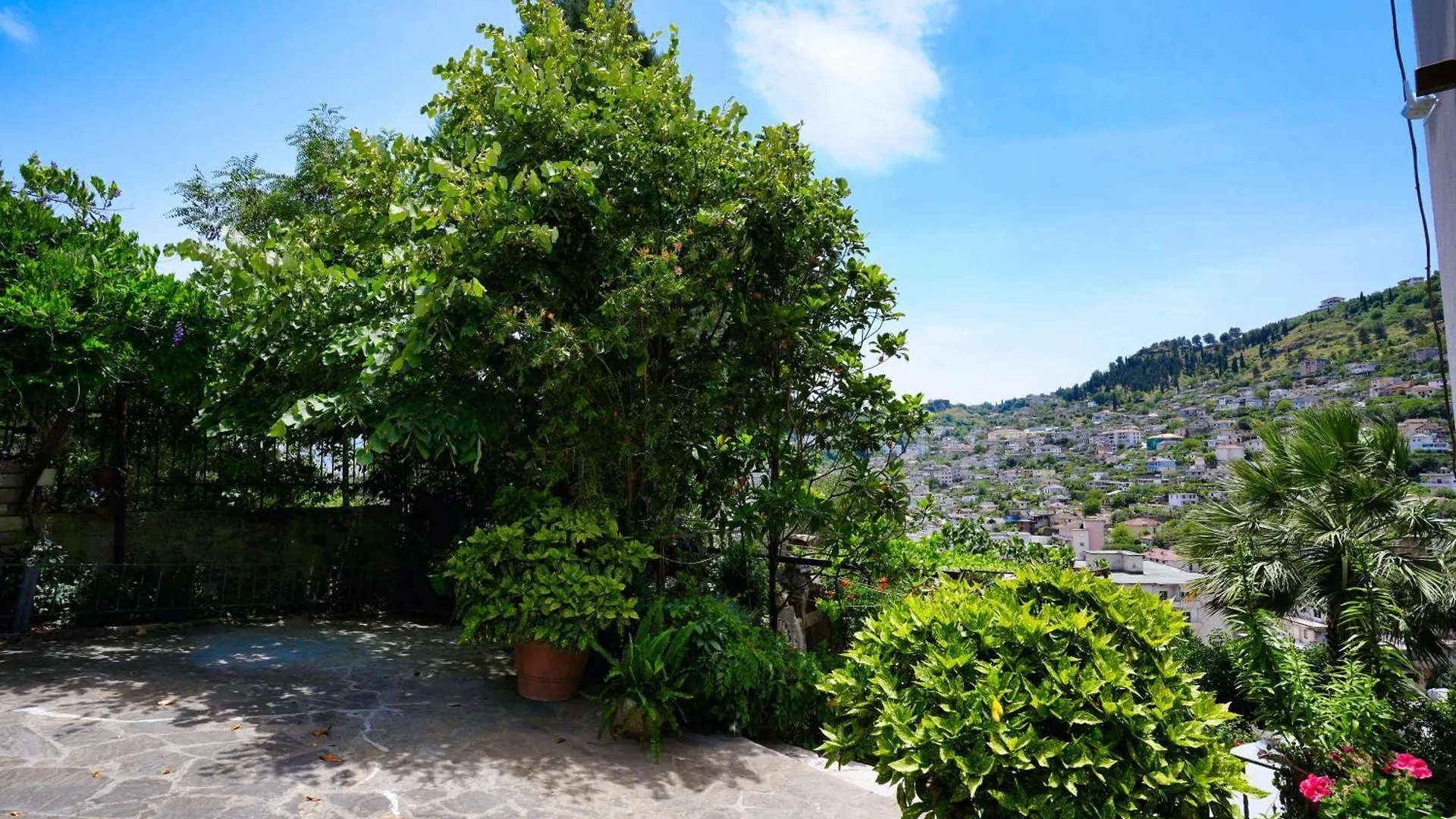 Vila Banushi Gjirokaster