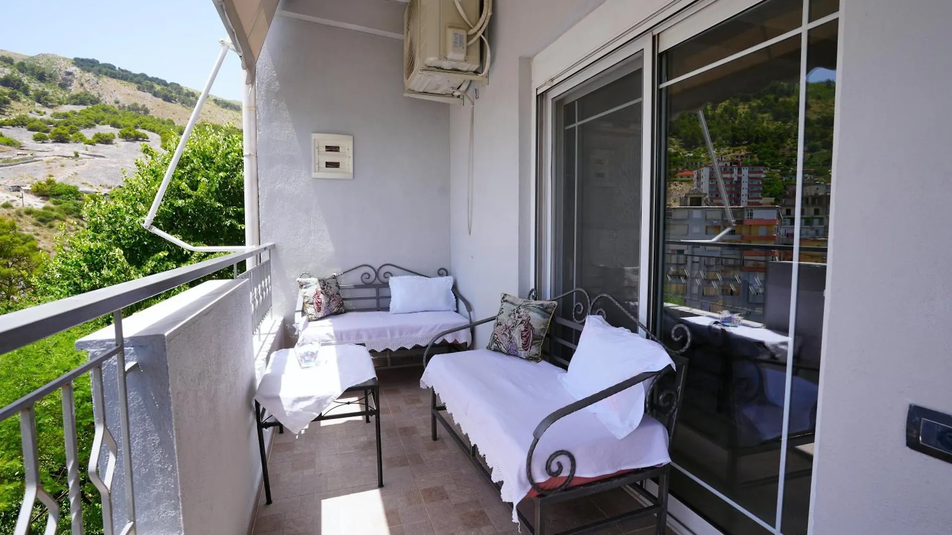 Apartment Vila Banushi Gjirokaster