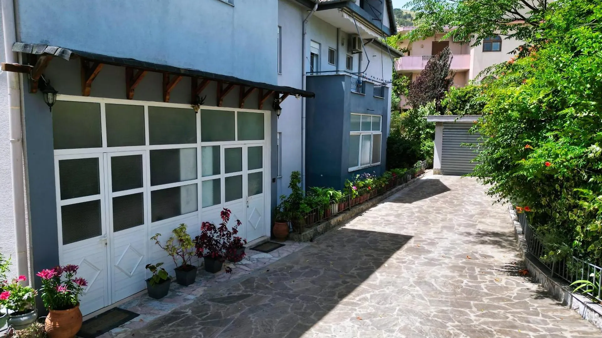 Vila Banushi Gjirokaster Albania