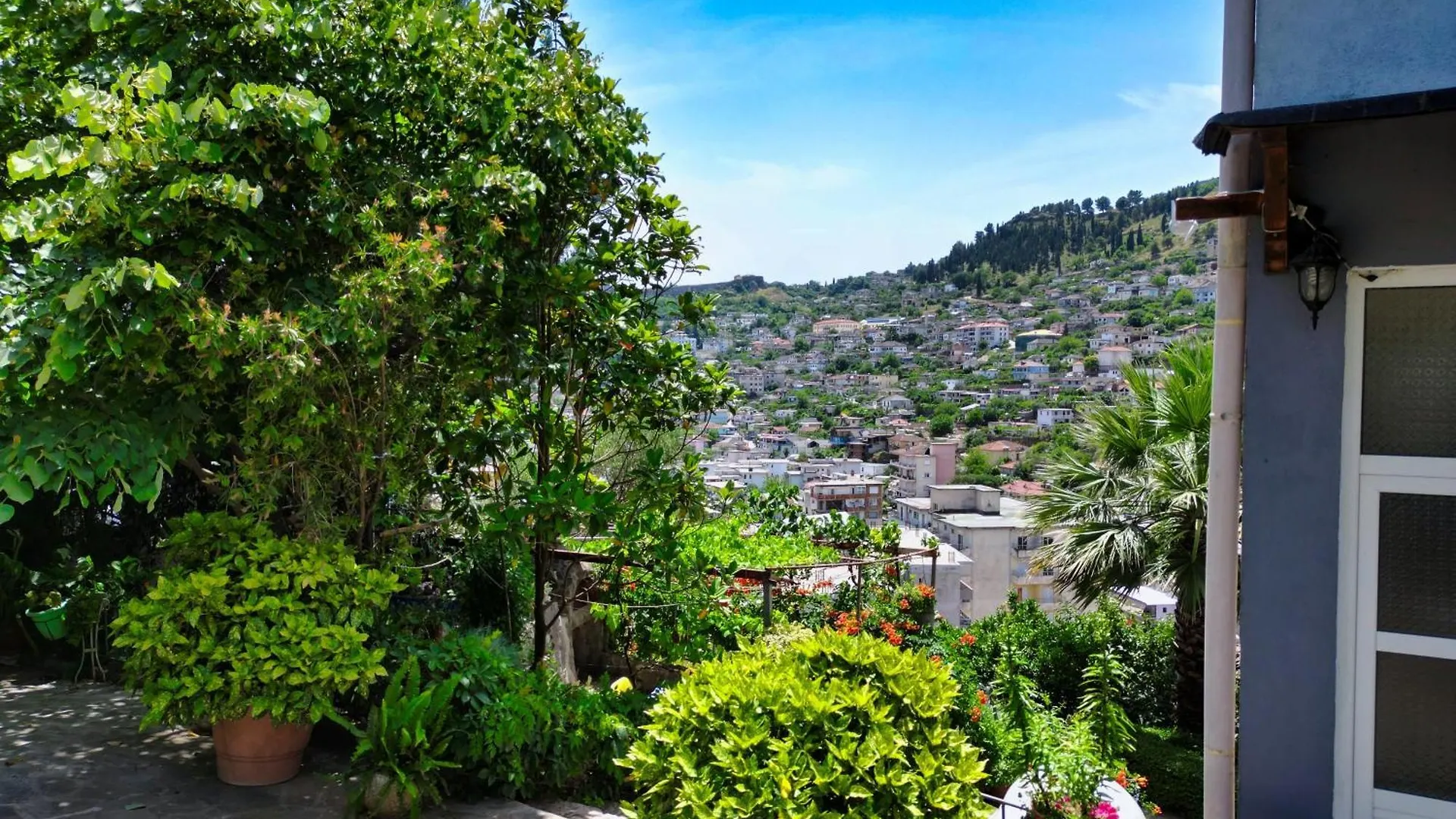 Vila Banushi Gjirokaster 0*,  Albania