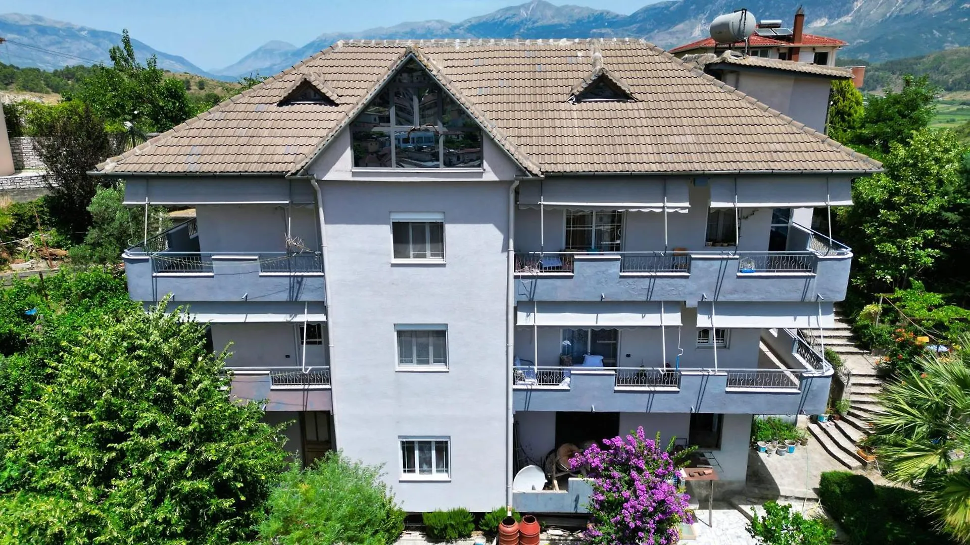 Apartment Vila Banushi Gjirokaster Albania